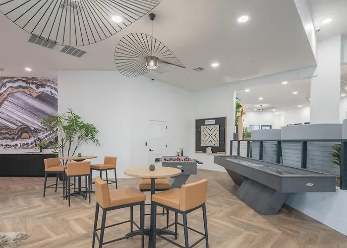 Rare King Bed Hot Tub Pool Golf Pickleball Parking *